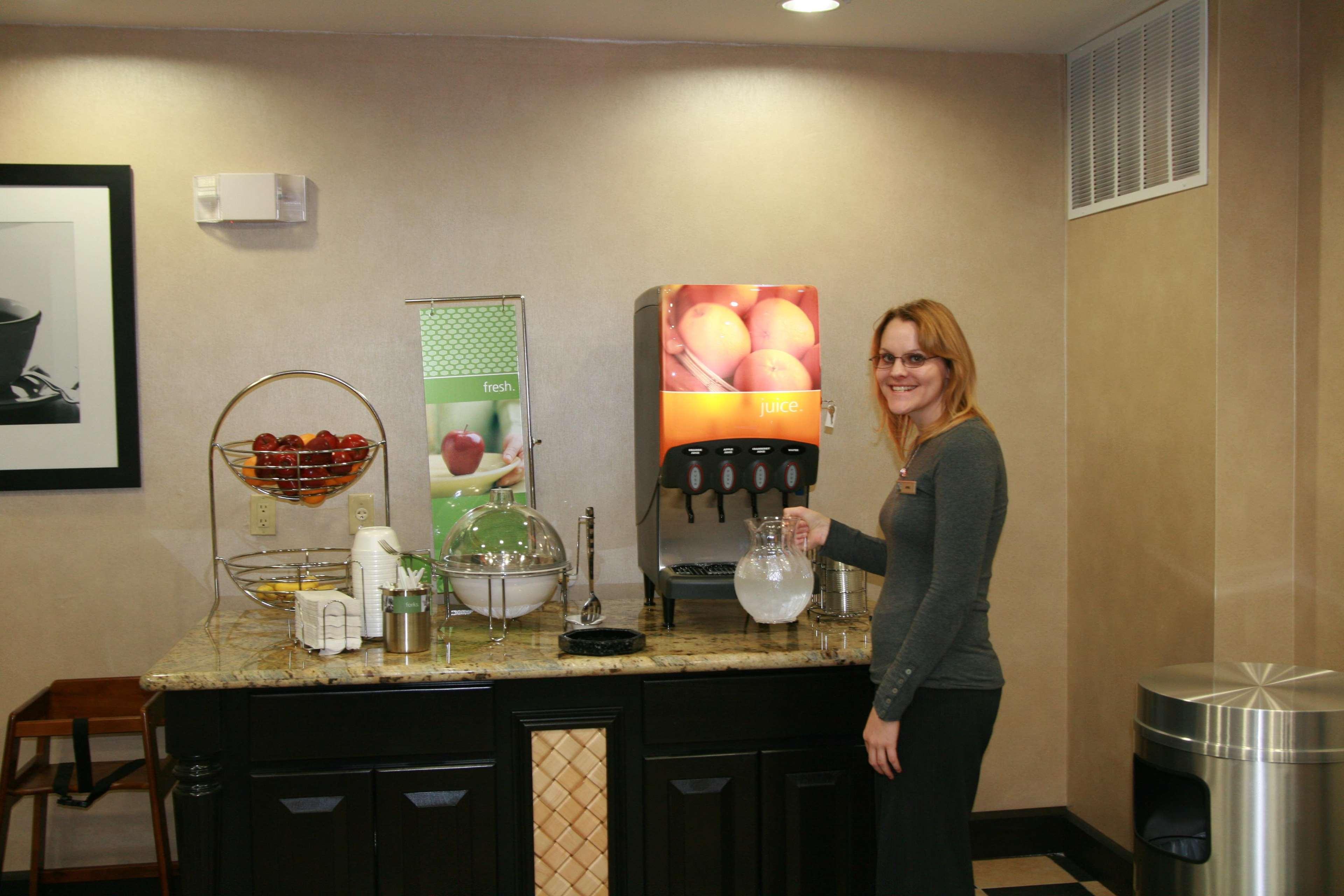 Hampton Inn & Suites Декейтер Ресторан фото
