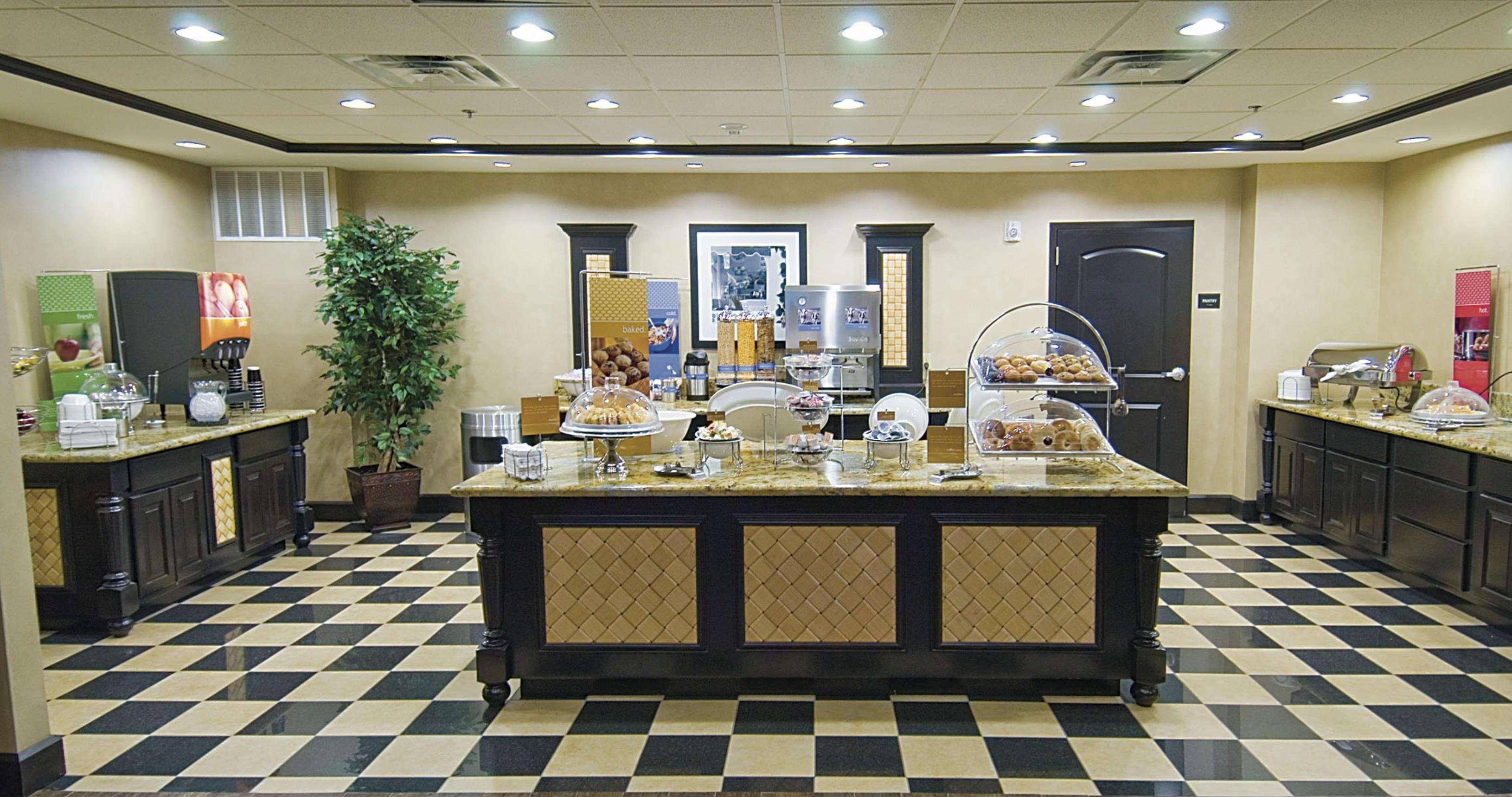 Hampton Inn & Suites Декейтер Ресторан фото