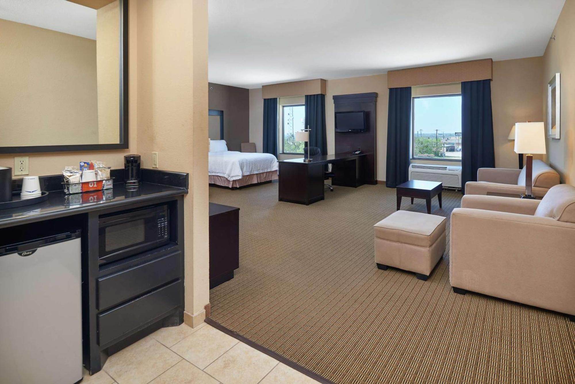 Hampton Inn & Suites Декейтер Экстерьер фото