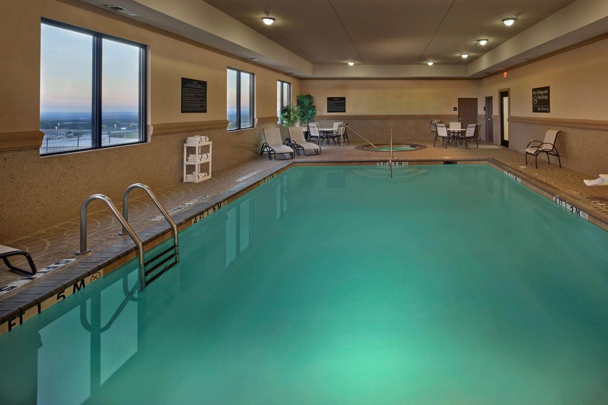 Hampton Inn & Suites Декейтер Экстерьер фото