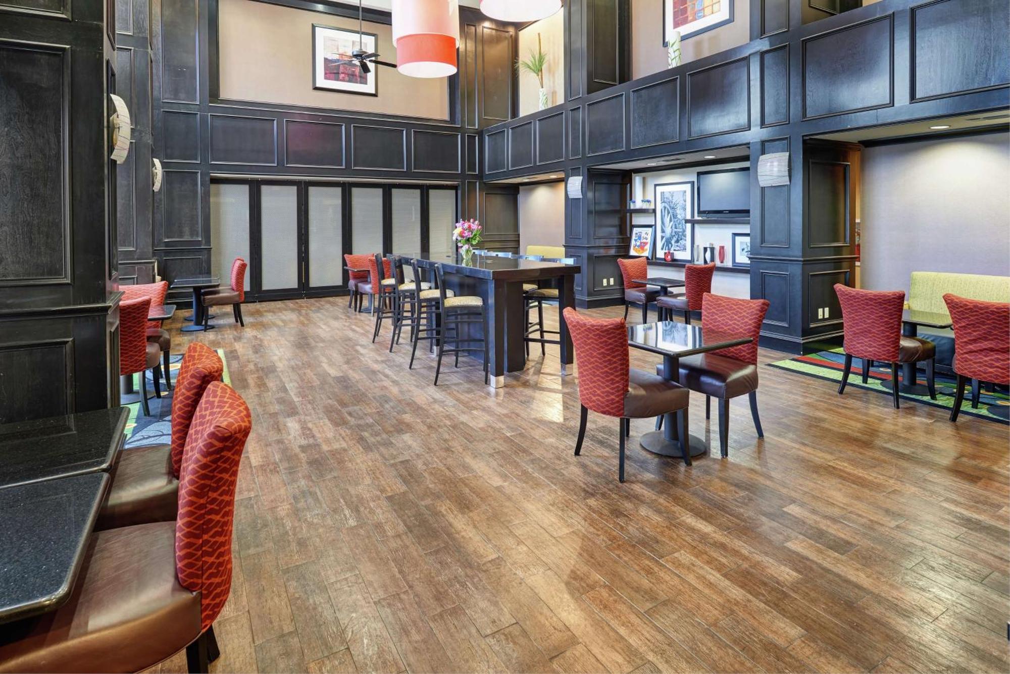 Hampton Inn & Suites Декейтер Экстерьер фото