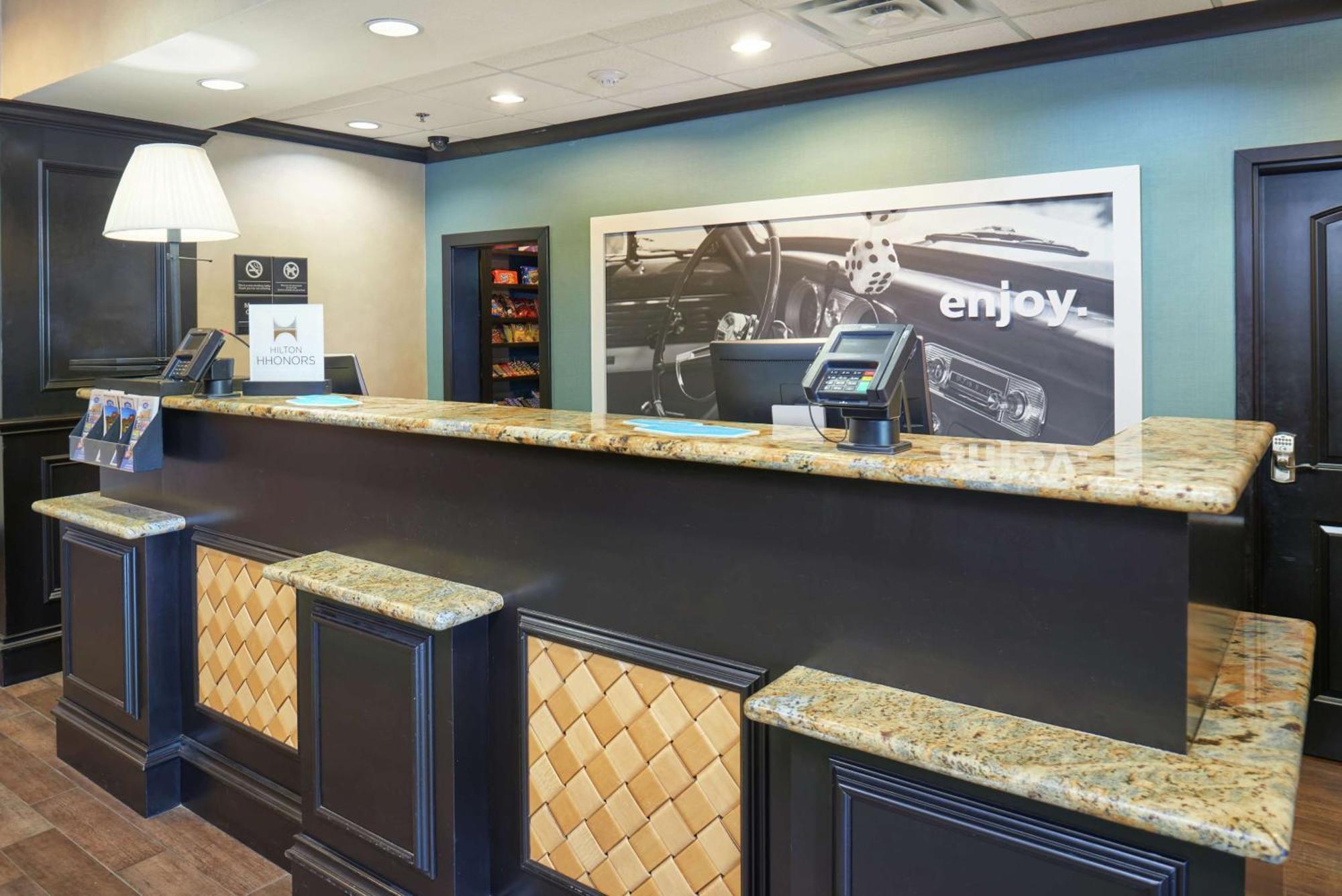 Hampton Inn & Suites Декейтер Экстерьер фото