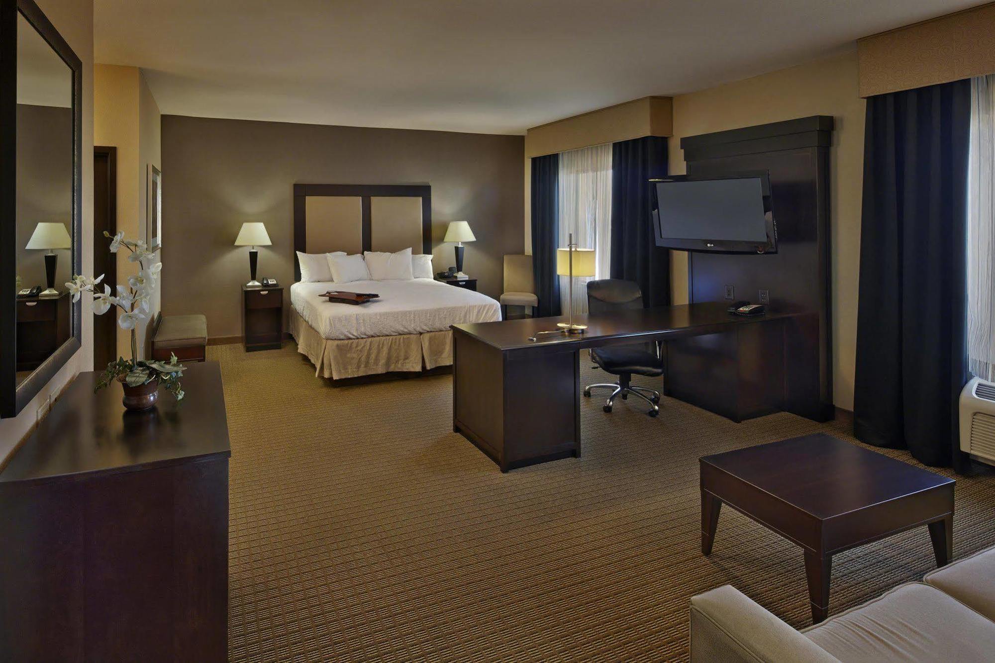 Hampton Inn & Suites Декейтер Экстерьер фото