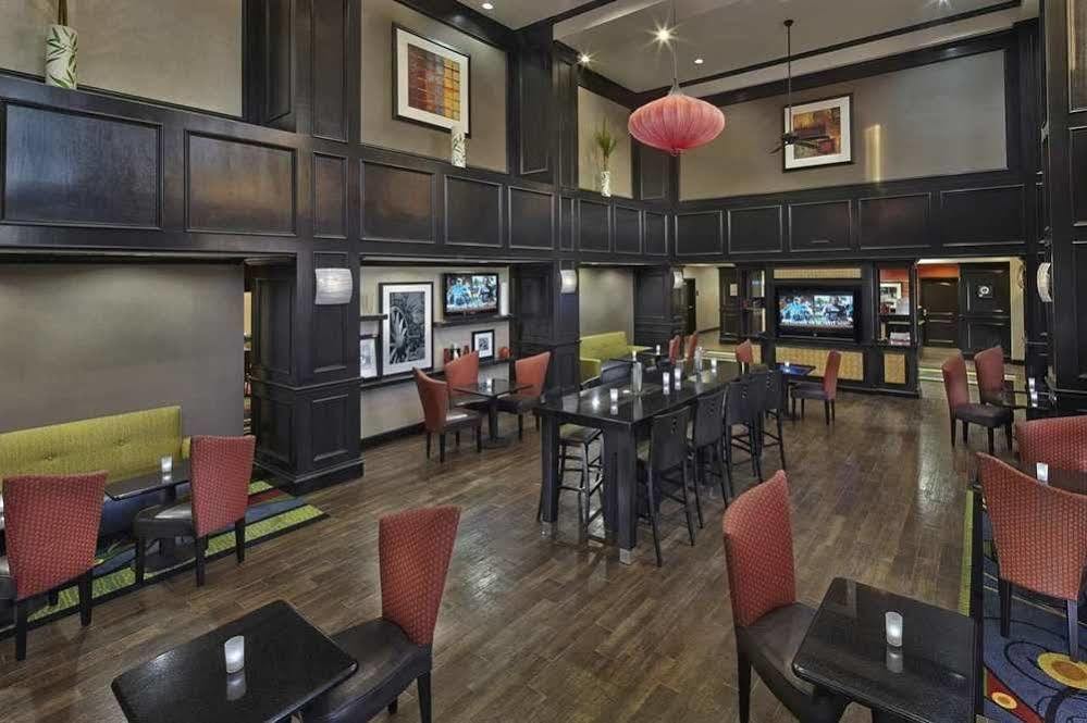 Hampton Inn & Suites Декейтер Экстерьер фото