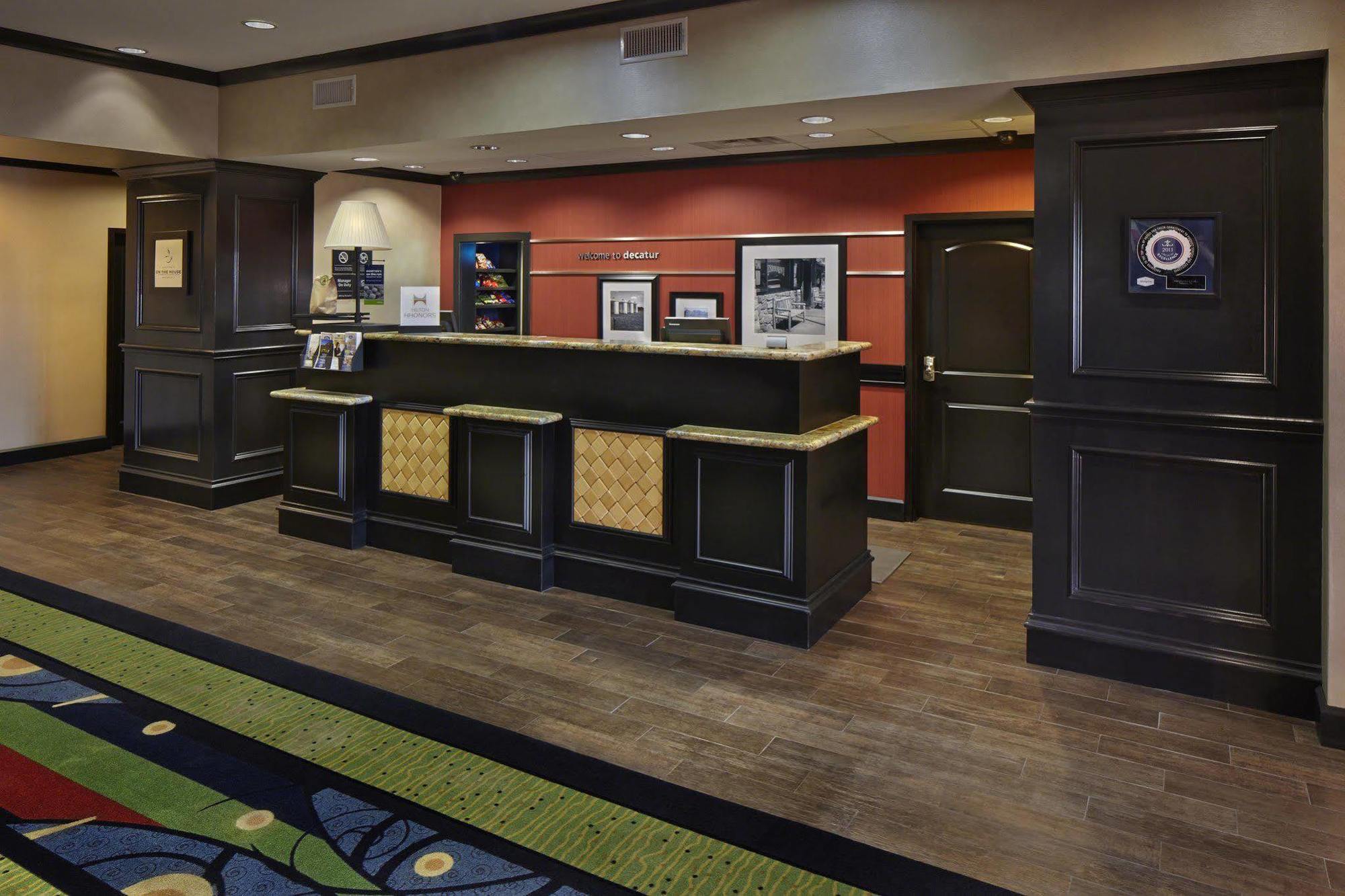 Hampton Inn & Suites Декейтер Экстерьер фото